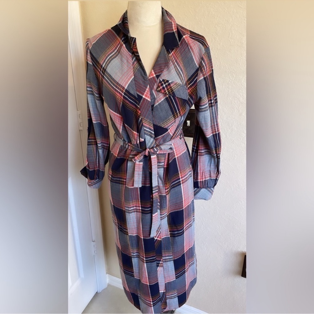 Dizzy Lizzy Plaid Cardigan. EUC